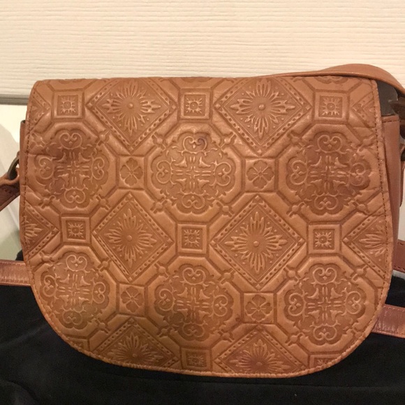 Elizabeth Clairborne crossbody tooled leather - Picture 2 of 8